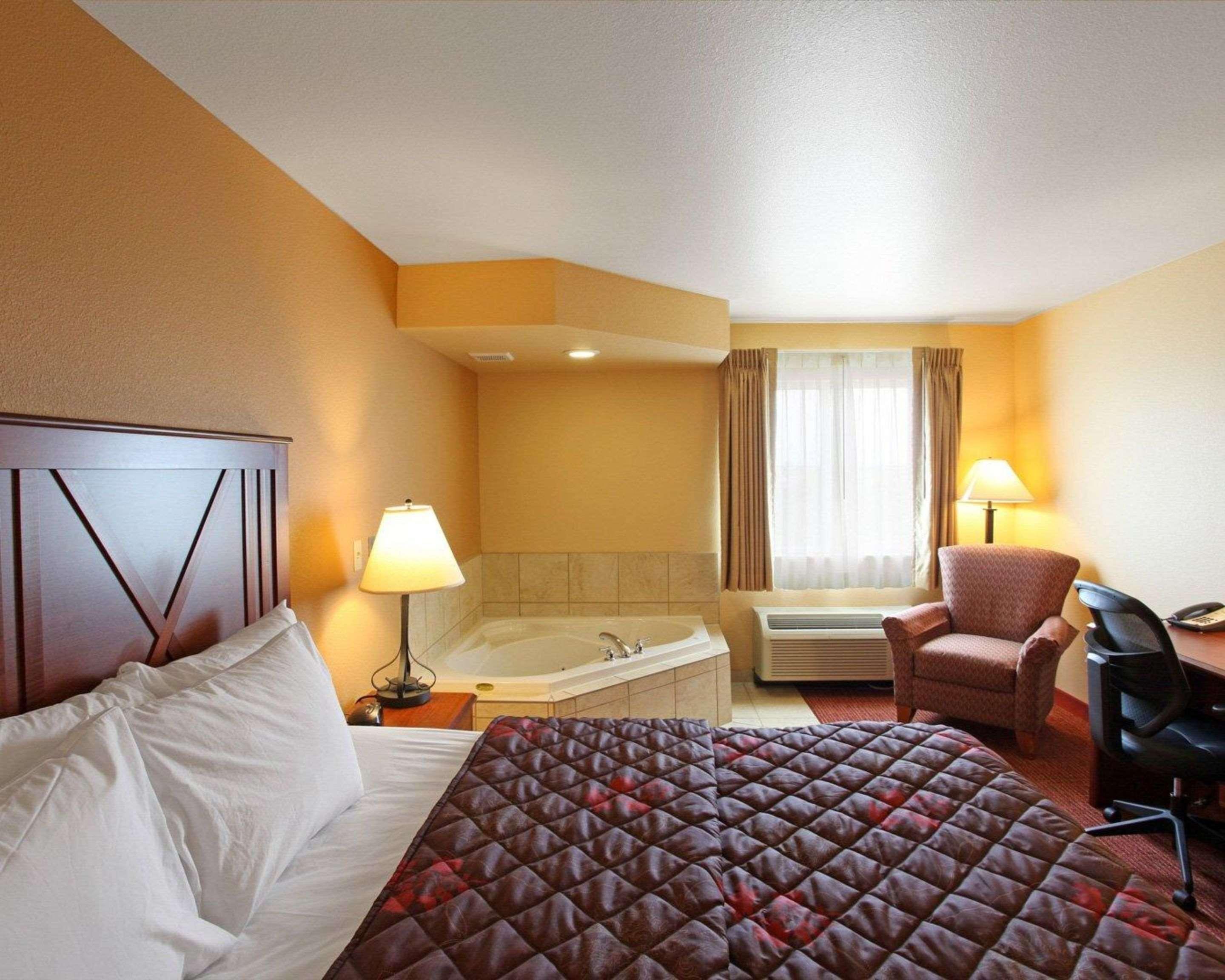 Rodeway Inn & Suites Phillipsburg Eksteriør billede