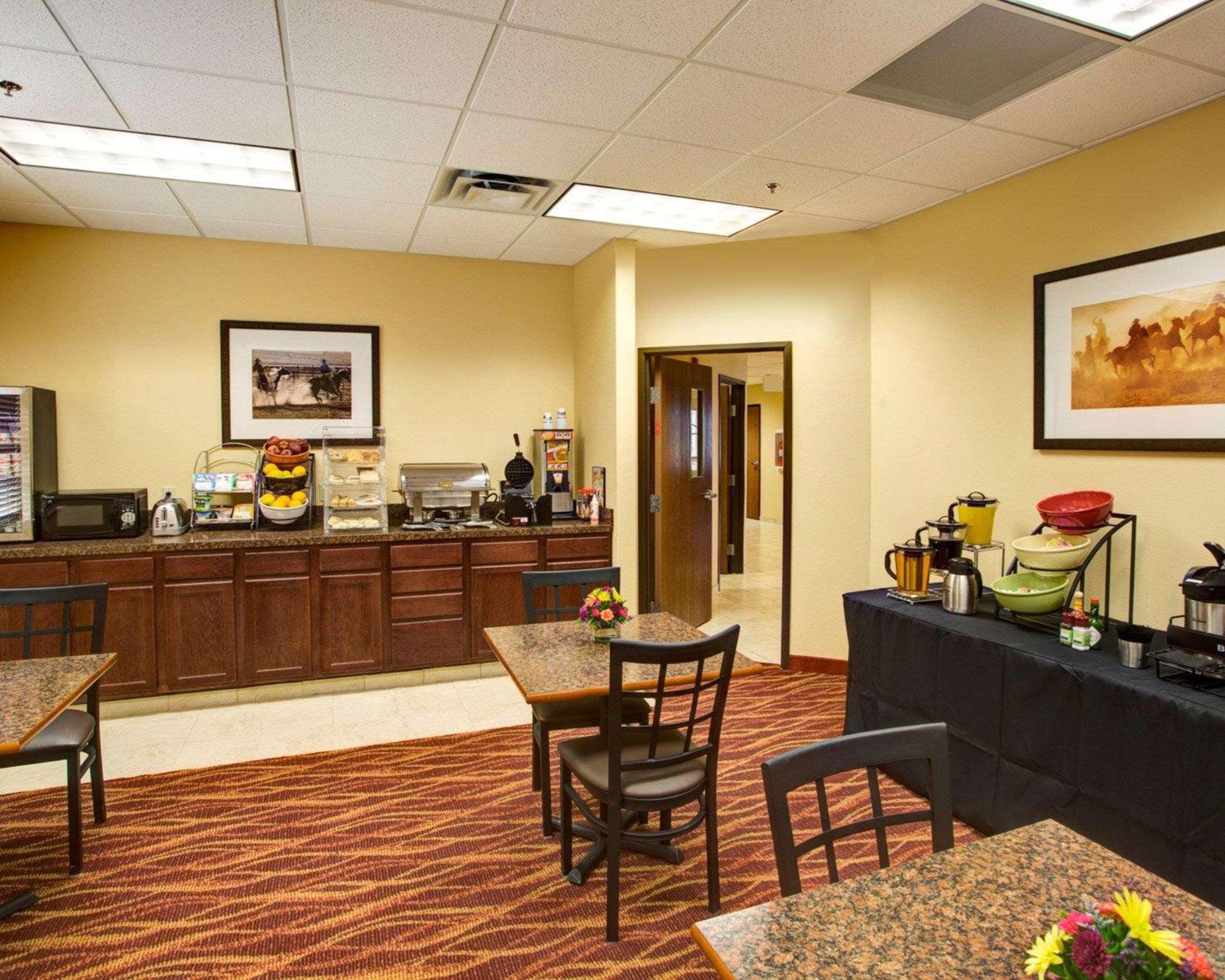 Rodeway Inn & Suites Phillipsburg Eksteriør billede