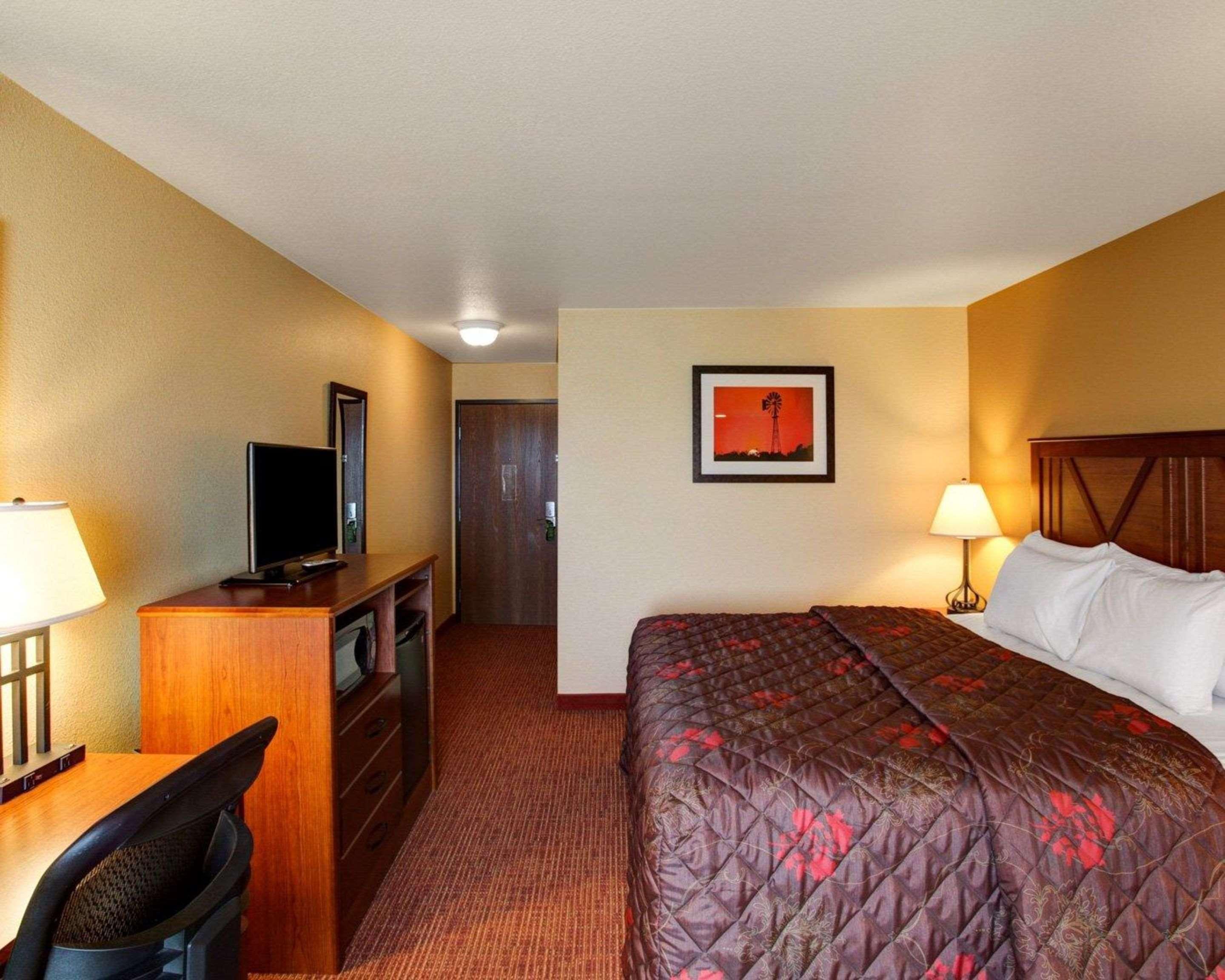 Rodeway Inn & Suites Phillipsburg Eksteriør billede